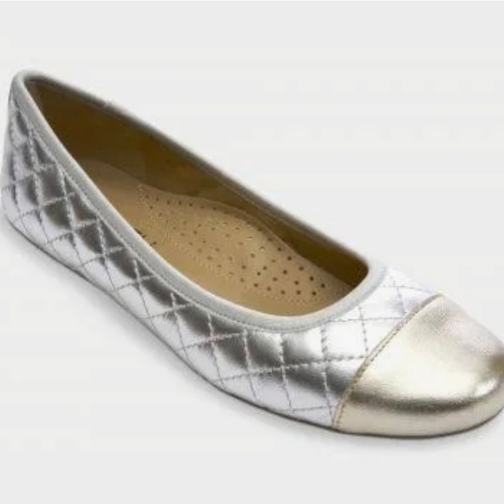 Vaneli Silver Quilted Flats size 9